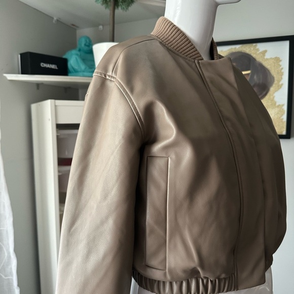 Abercrombie & Fitch Women's Taupe Bomber Jacket - Picture 7 of 8